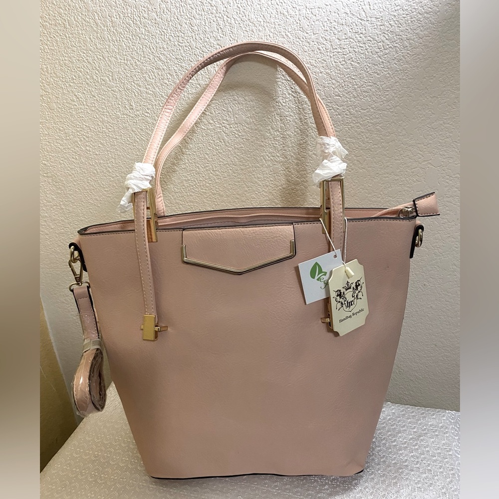 (New with tags)Pretty shoulder Bag tote handbag purse ,soft pink,vegan leather